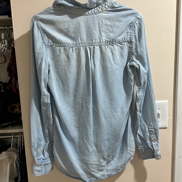 chambray linen top - Picture 2 of 2